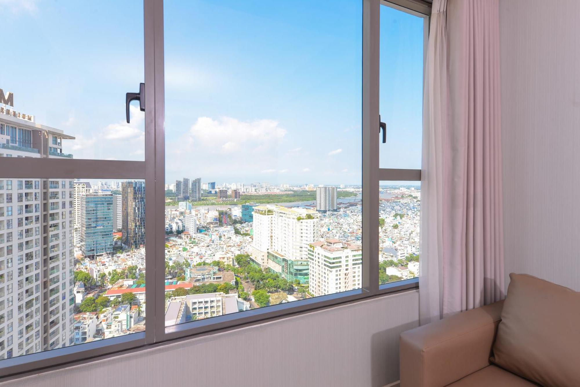 Yo'S Homes Rivergate Apartment Infinity Pool Near District 1 Thành Pho Ho Chí Minh Esterno foto